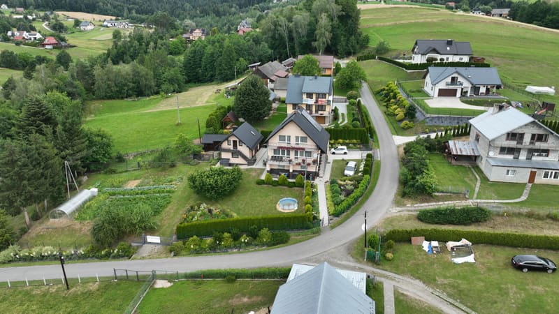 Dom i okolica z lotu ptaka
